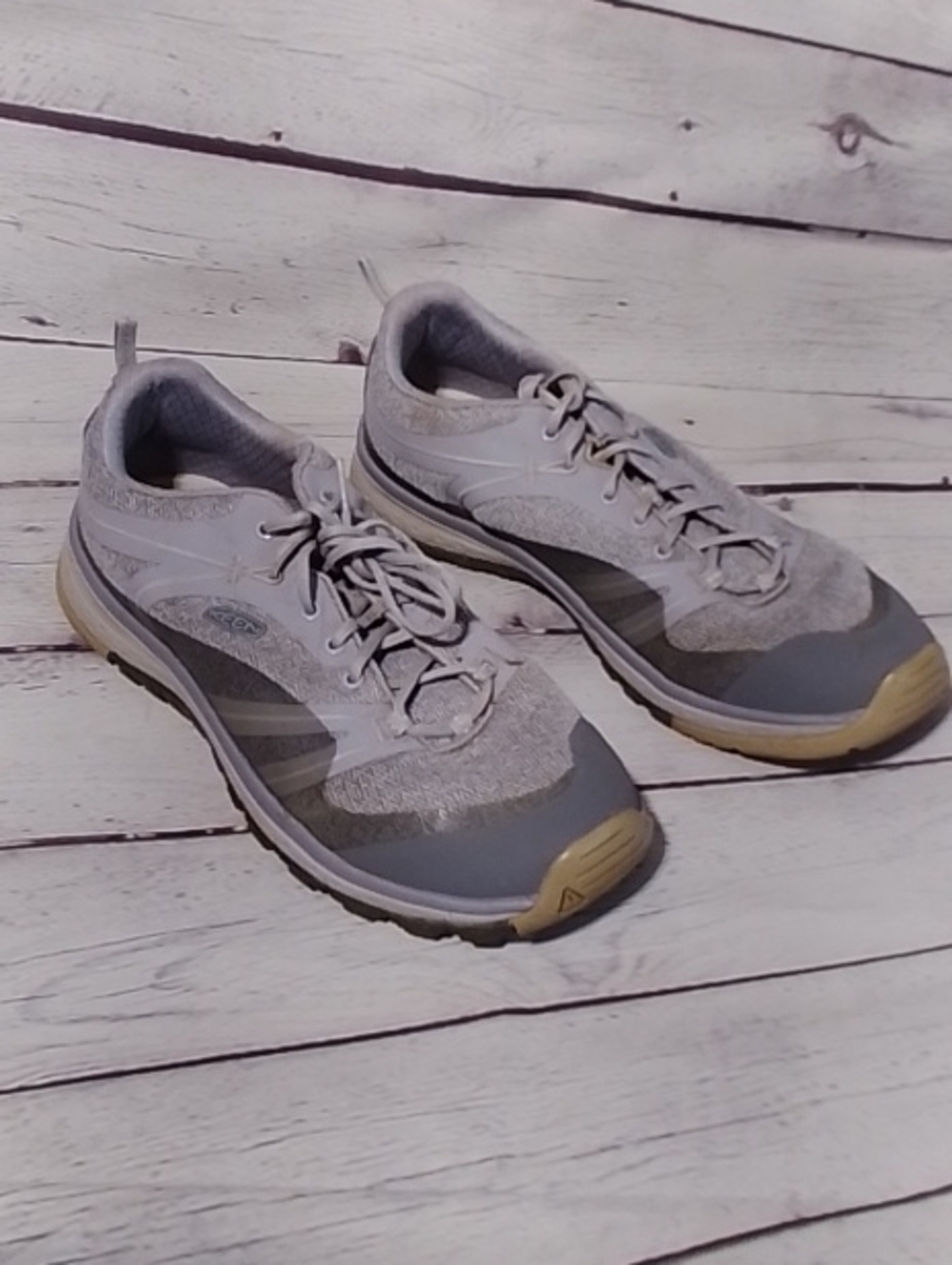 Keen Men's Light Gray and Dark Gray Athletic Shoes with Tan Accents